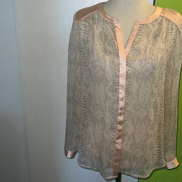 Ann Taylor pink print blouse - Picture 1 of 17
